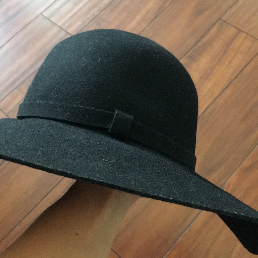 Floppy wool hat